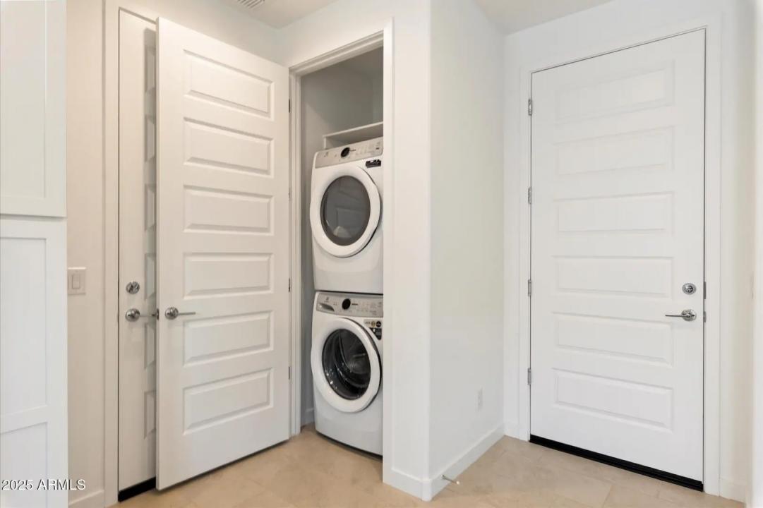 Real Estate Picture 16