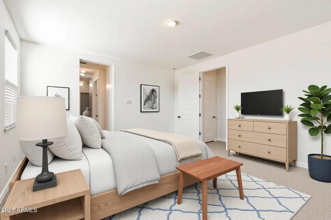 Real Estate Picture 5