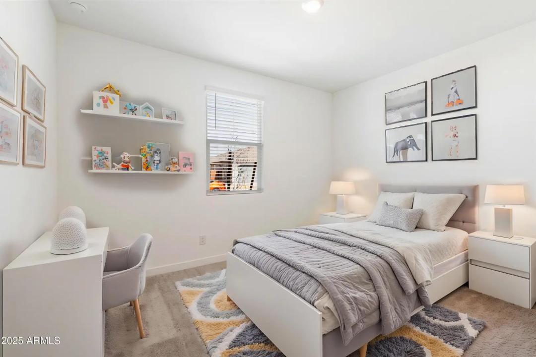 Real Estate Picture 7