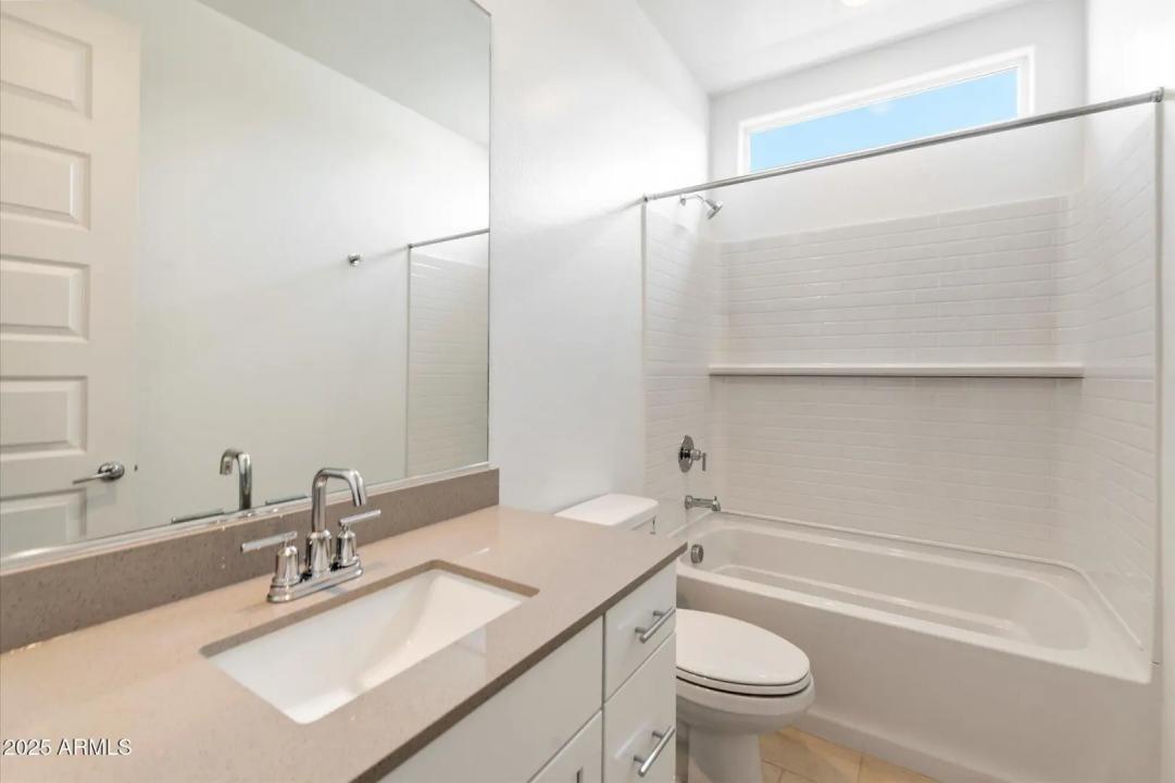 Real Estate Picture 8