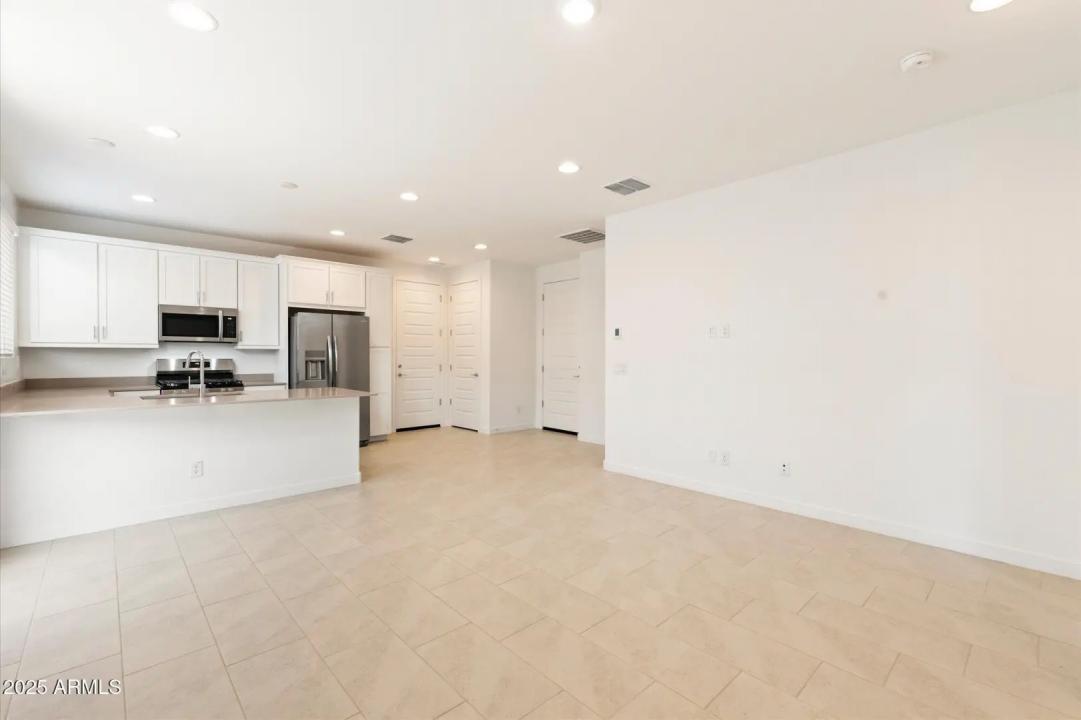 Real Estate Picture 22