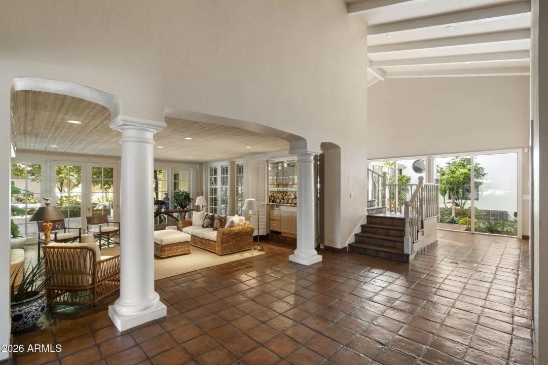 Real Estate Picture 12