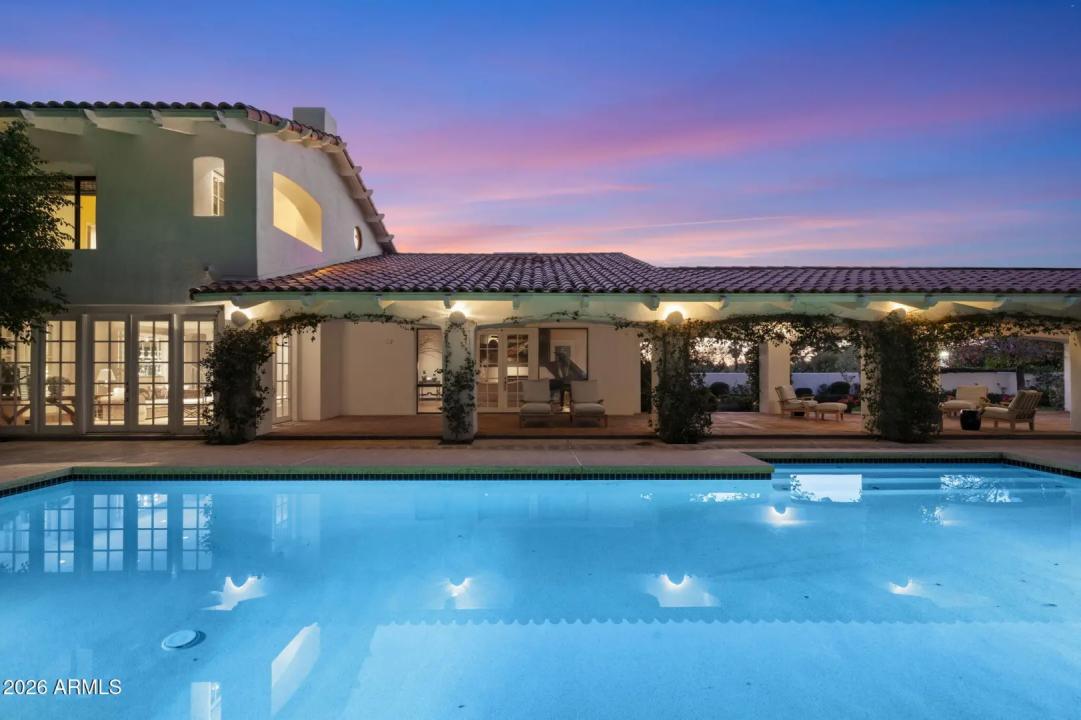 Real Estate Picture 4