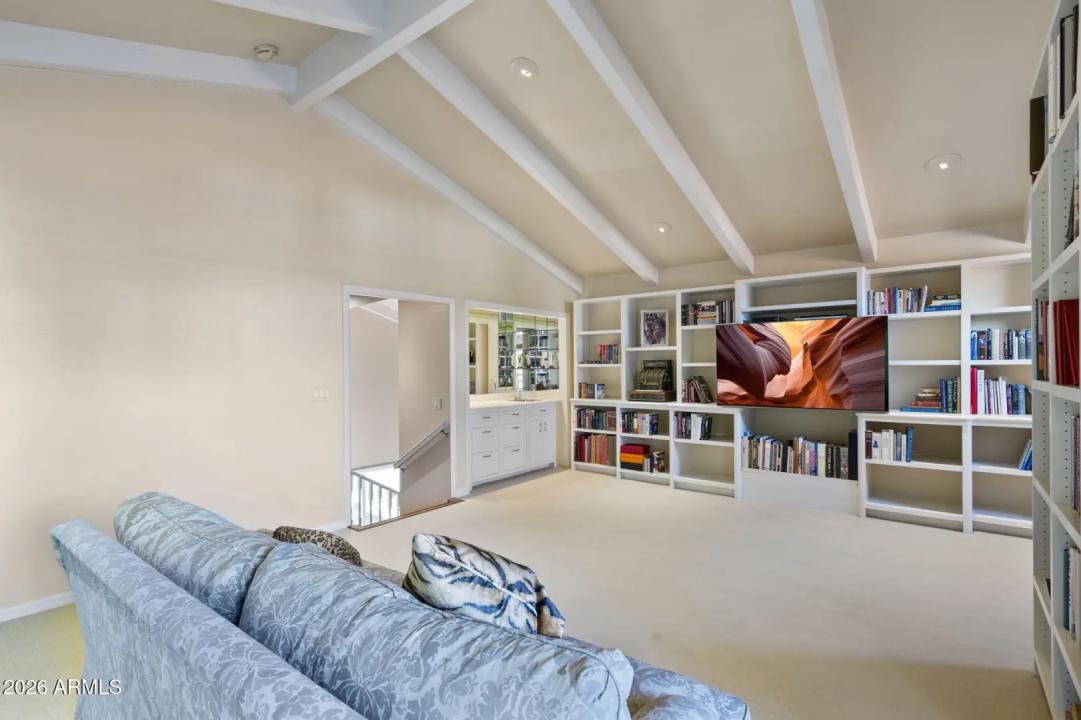 Real Estate Picture 23