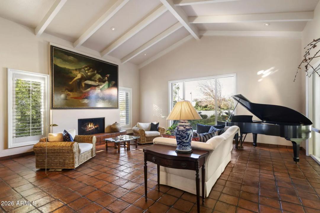 Real Estate Picture 9