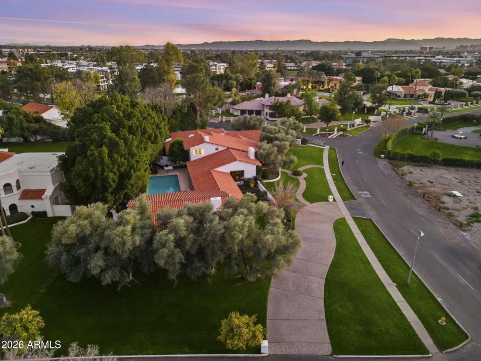 Real Estate Picture 60