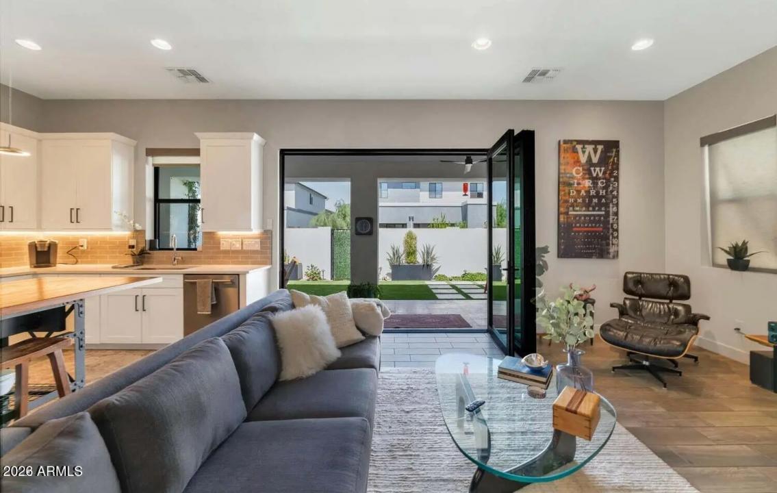 Real Estate Picture 3