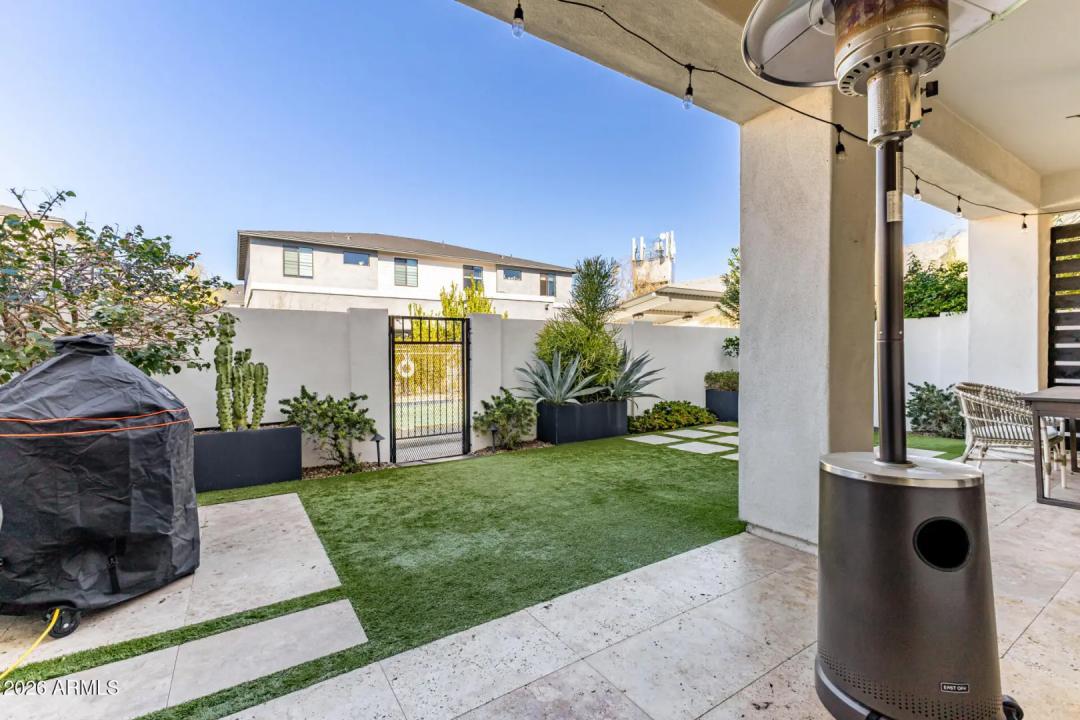 Real Estate Picture 13