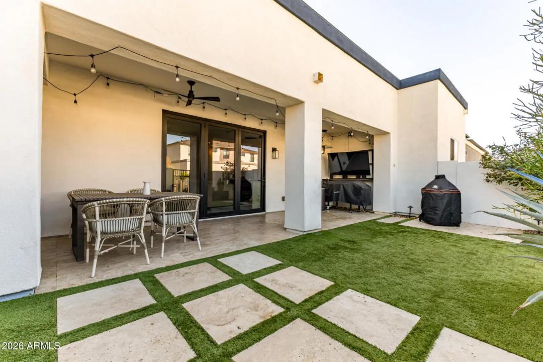 Real Estate Picture 16