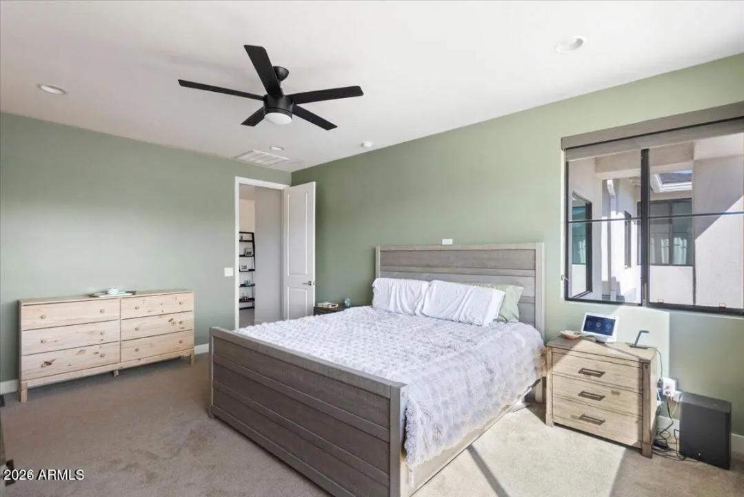 Real Estate Picture 18