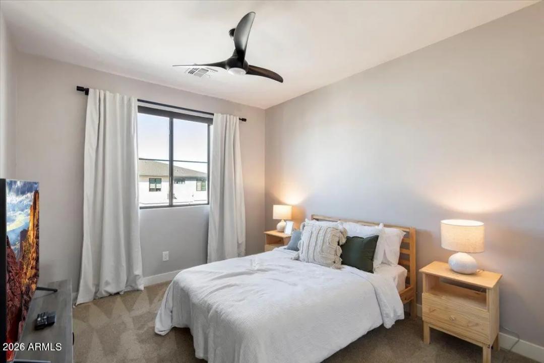 Real Estate Picture 23