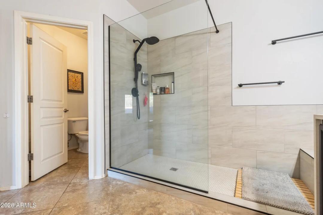 Real Estate Picture 19