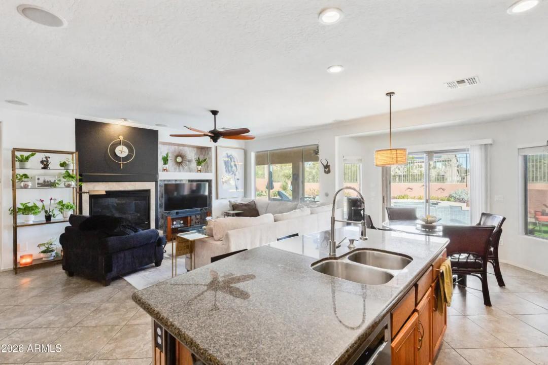 Real Estate Picture 11