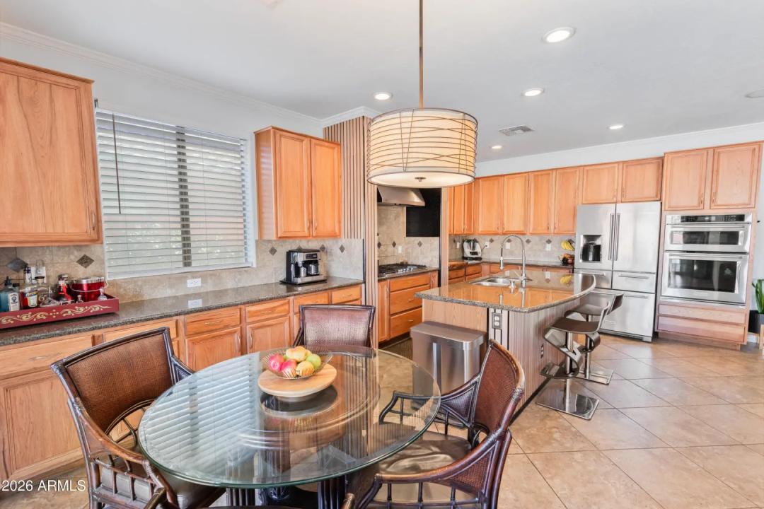 Real Estate Picture 12