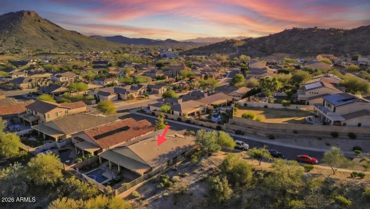 Real Estate Picture 3