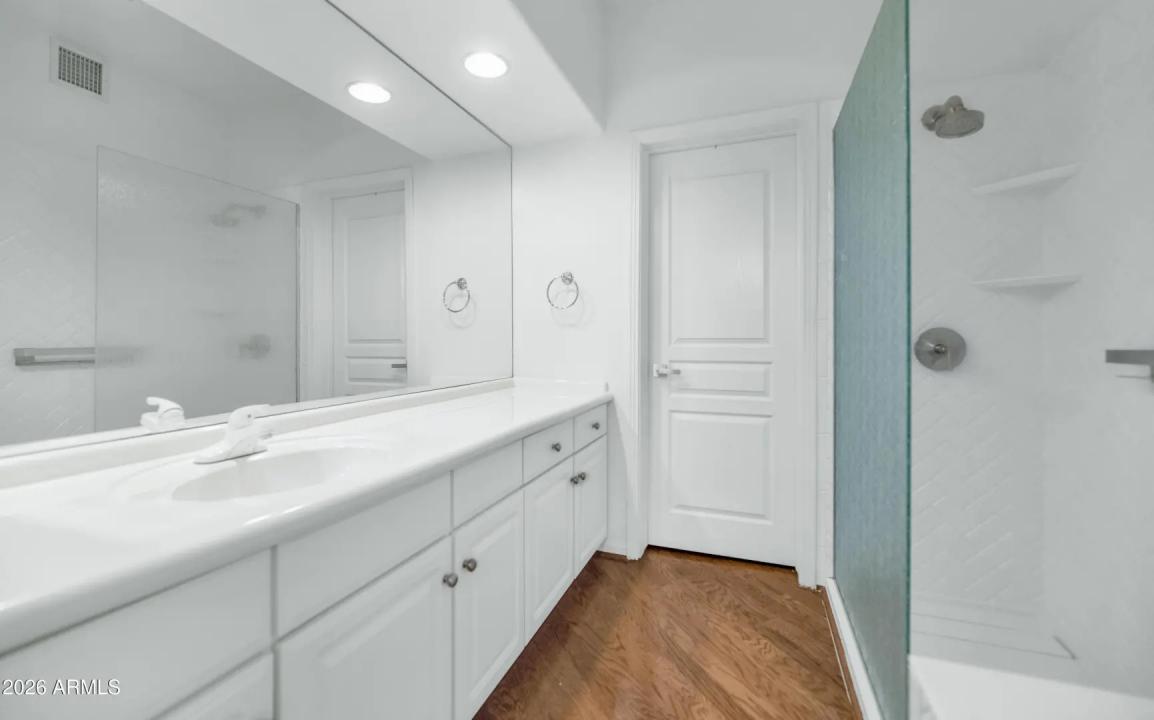 Real Estate Picture 14