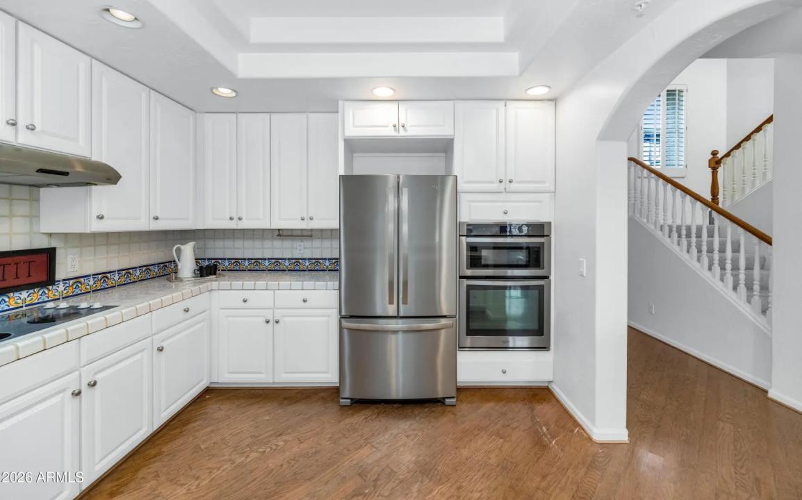 Real Estate Picture 4