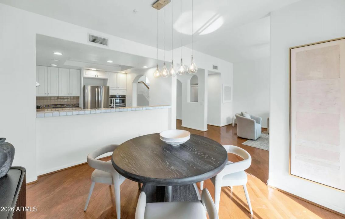 Real Estate Picture 7