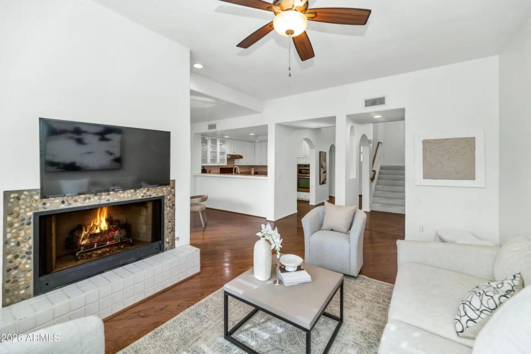 Real Estate Picture 10