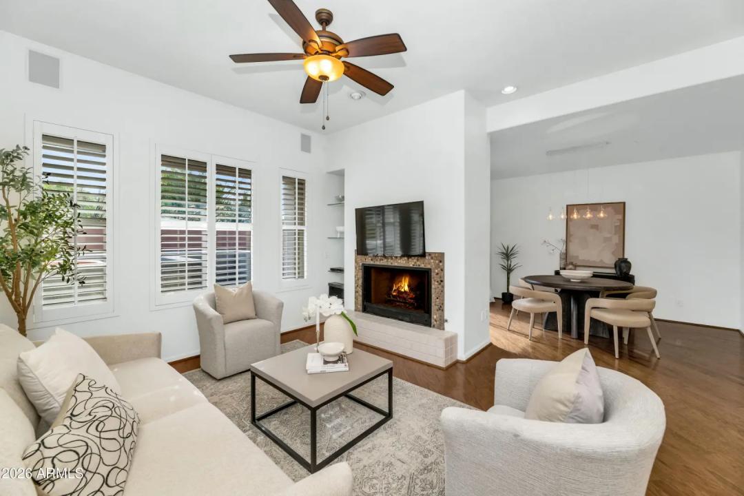 Real Estate Picture 11