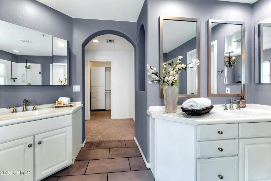 Real Estate Picture 24