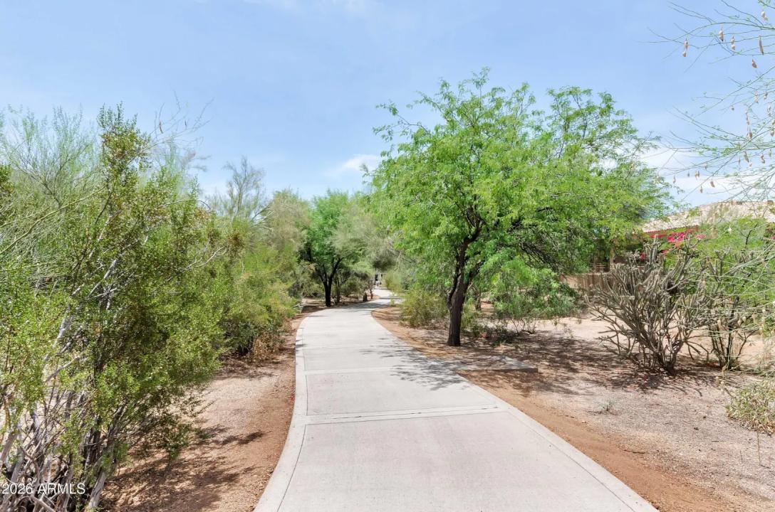 Real Estate Picture 30