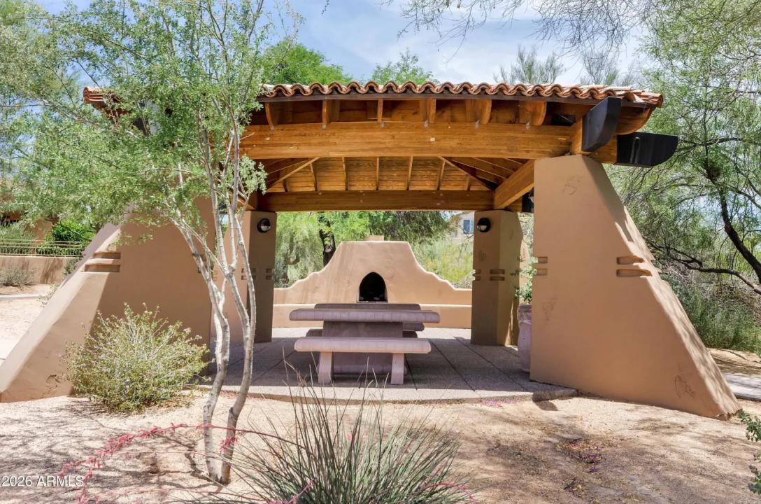 Real Estate Picture 32