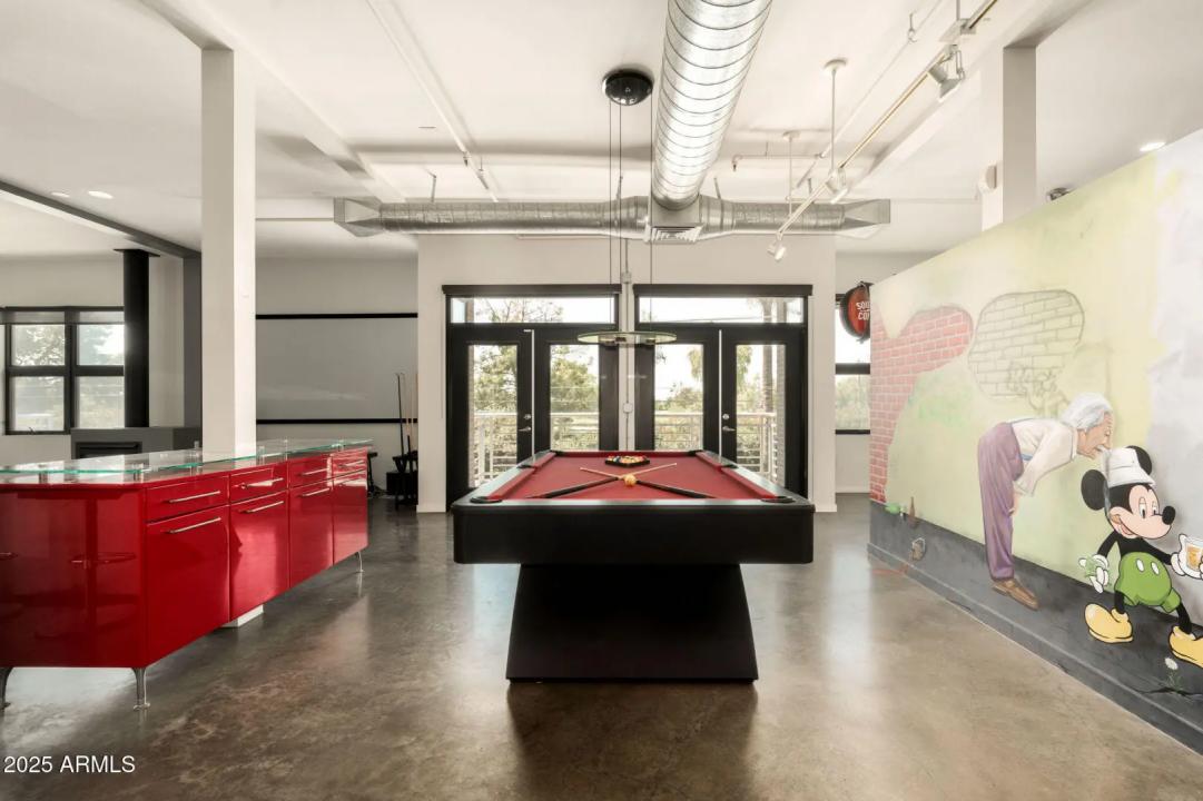 Real Estate Picture 5