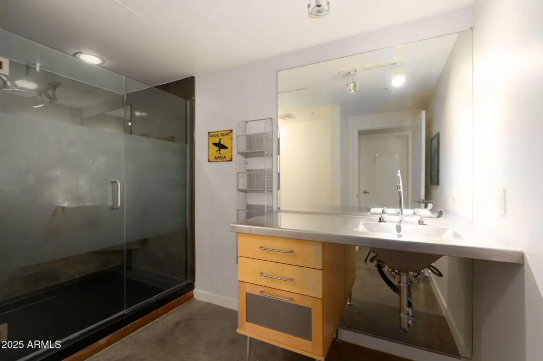 Real Estate Picture 22