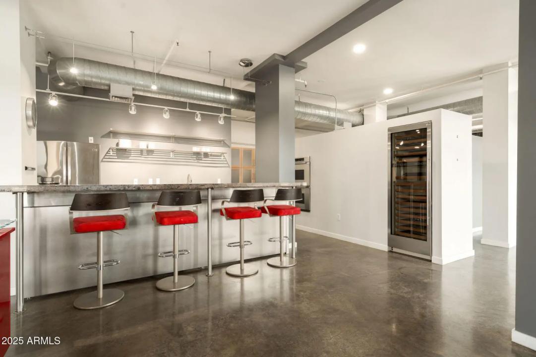 Real Estate Picture 10