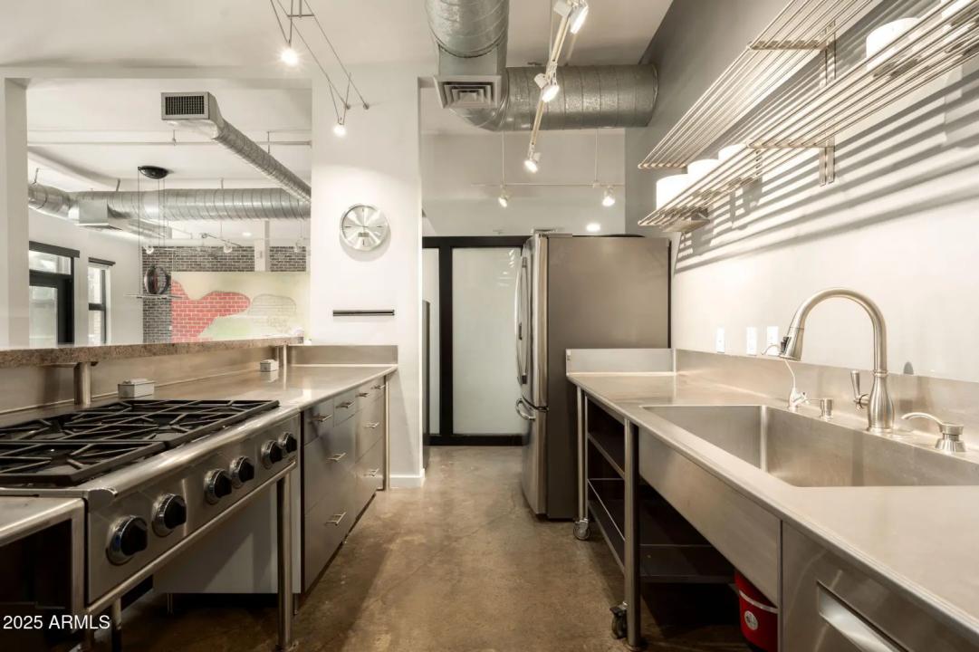 Real Estate Picture 11