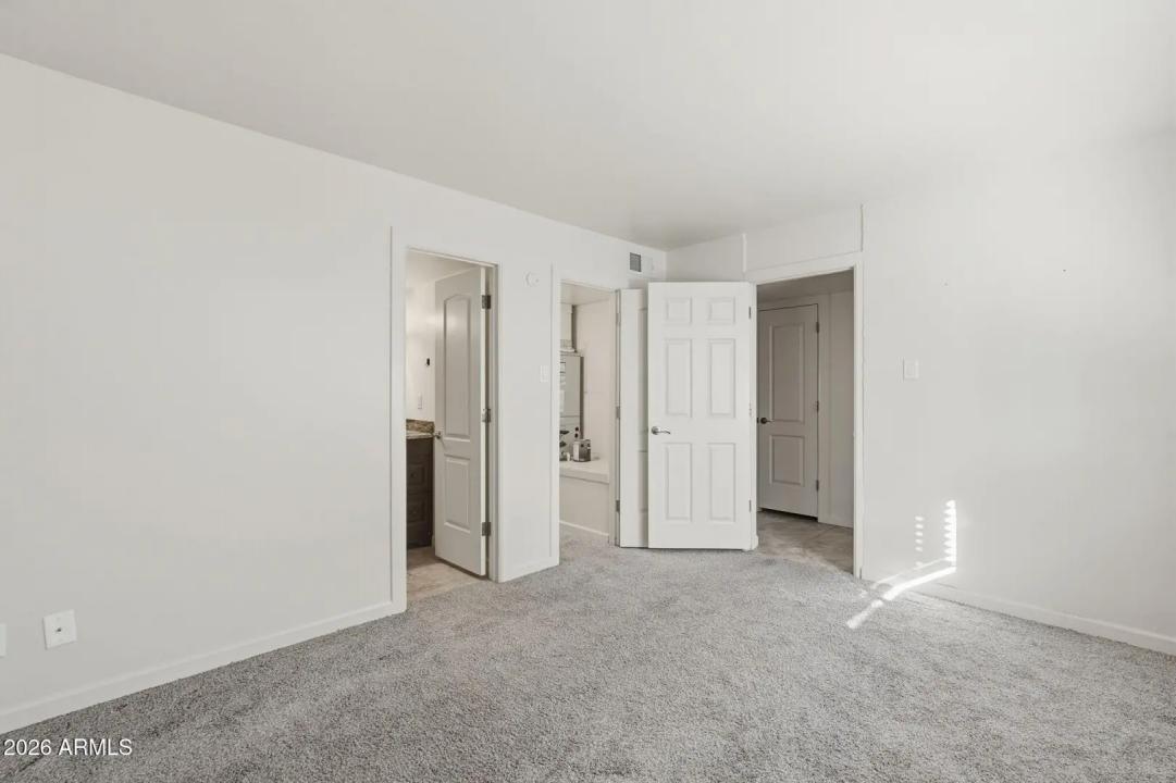 Real Estate Picture 11