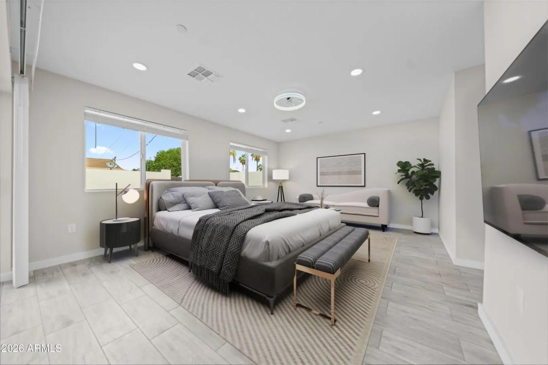 Real Estate Picture 6