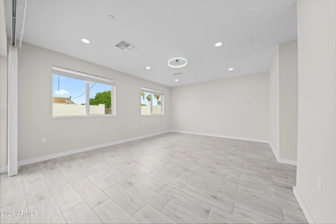 Real Estate Picture 10