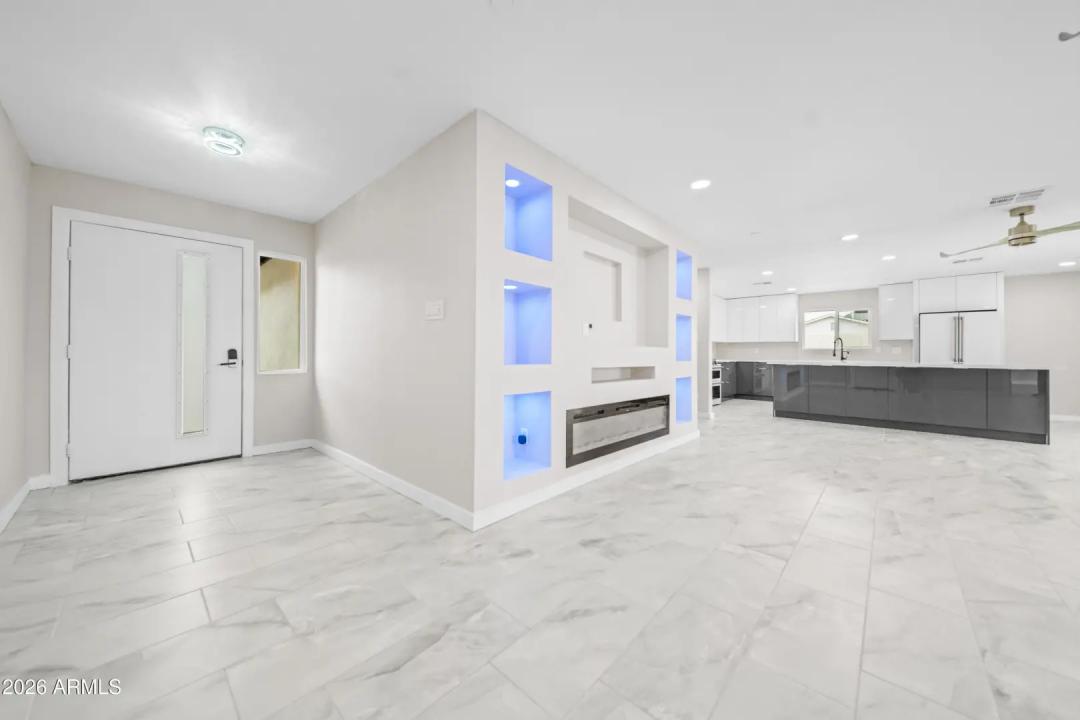 Real Estate Picture 17