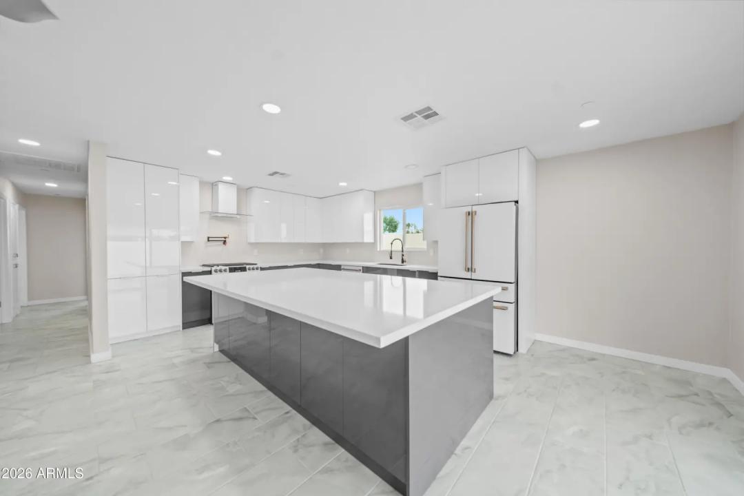 Real Estate Picture 19