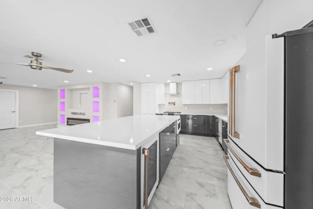 Real Estate Picture 23