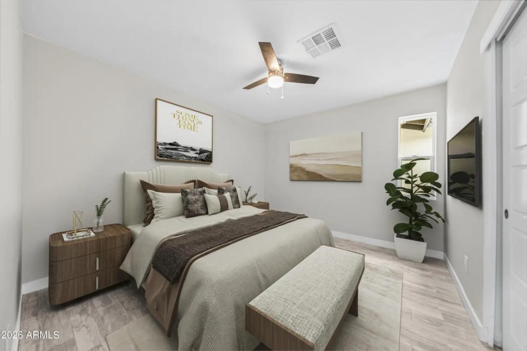 Real Estate Picture 9