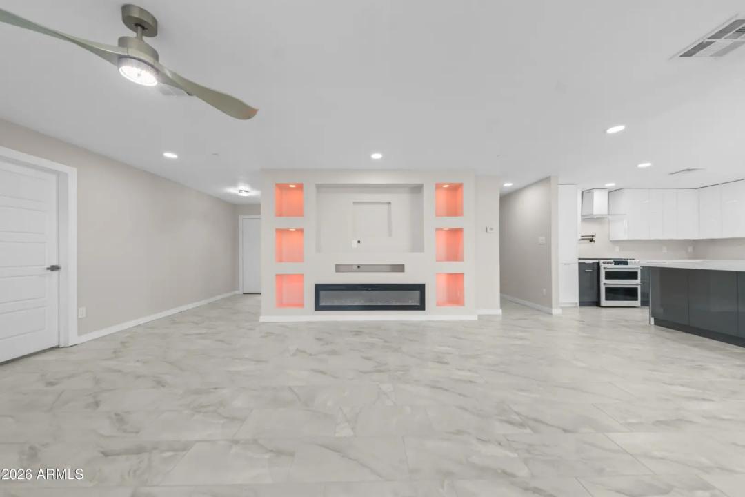 Real Estate Picture 18