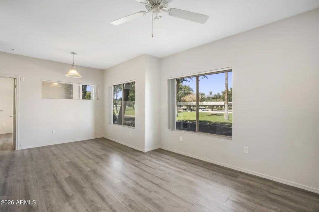 Real Estate Picture 3