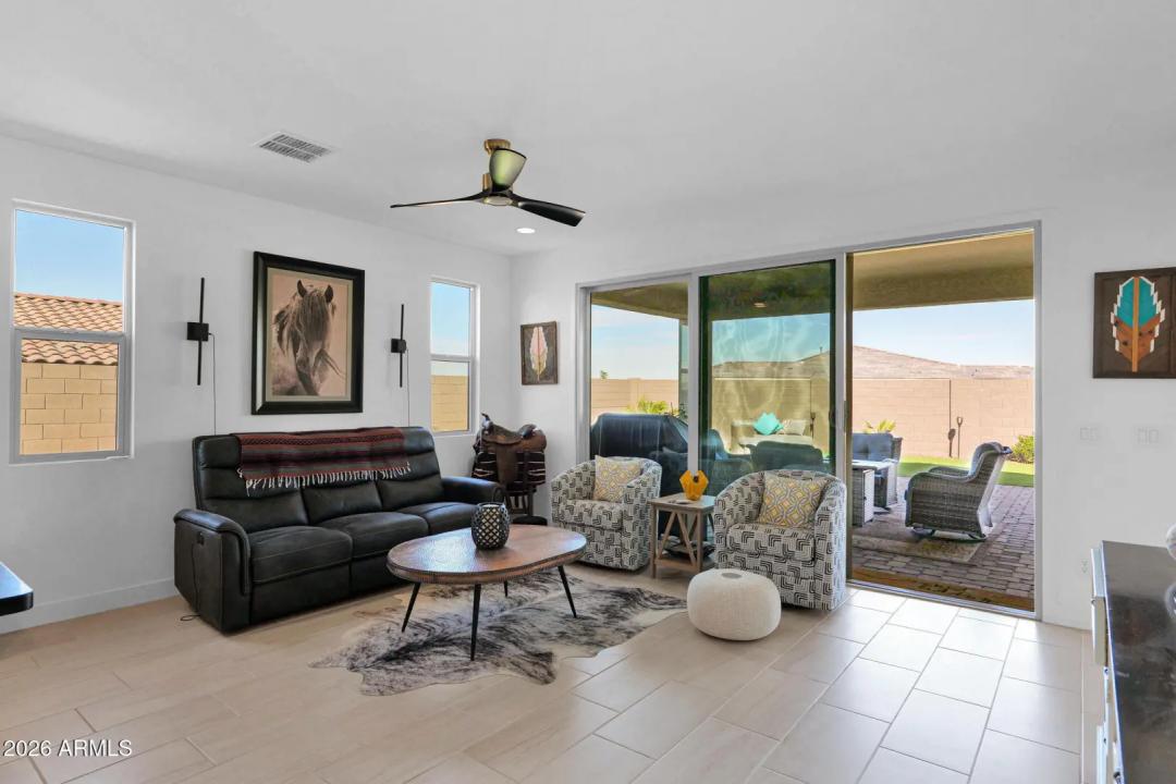 Real Estate Picture 24