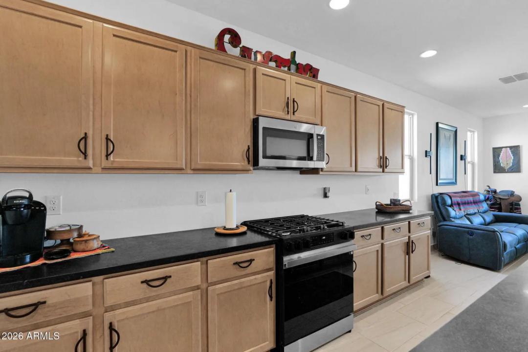 Real Estate Picture 25