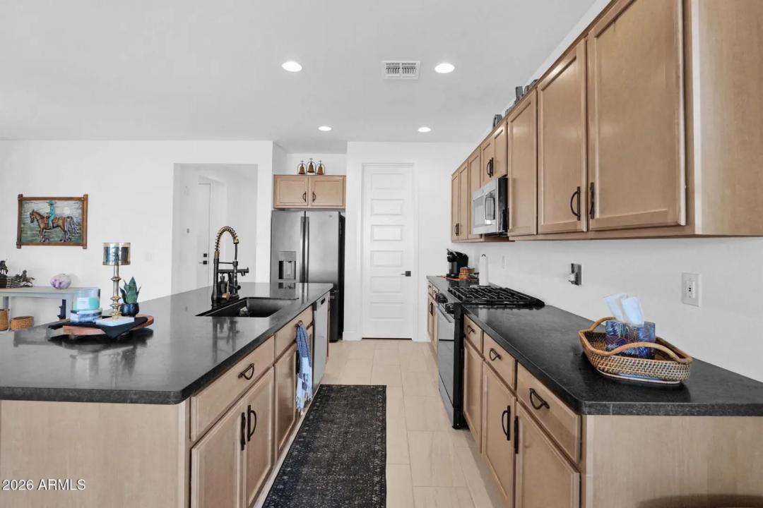 Real Estate Picture 28