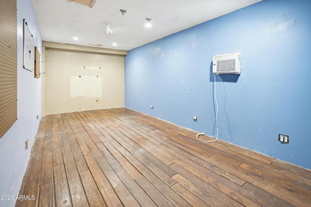 Real Estate Picture 23