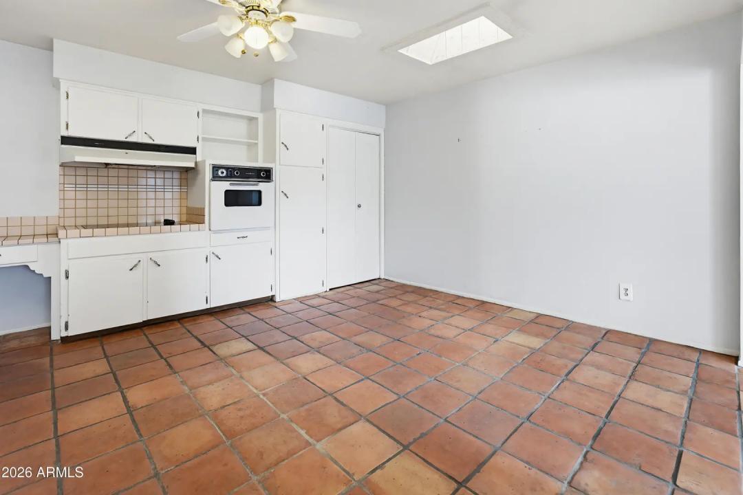 Real Estate Picture 10