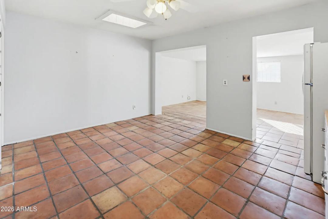 Real Estate Picture 11