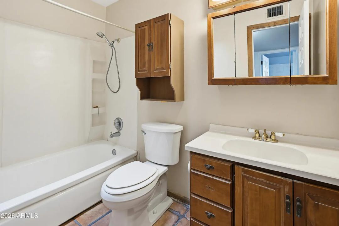 Real Estate Picture 17