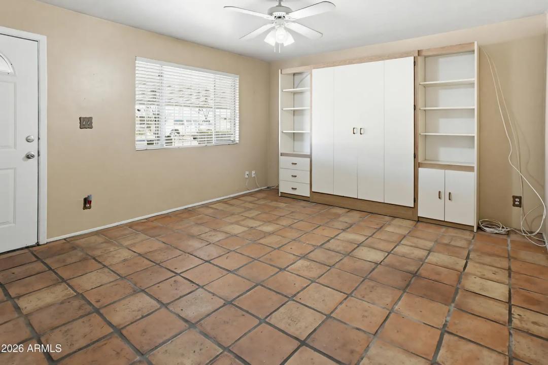 Real Estate Picture 7