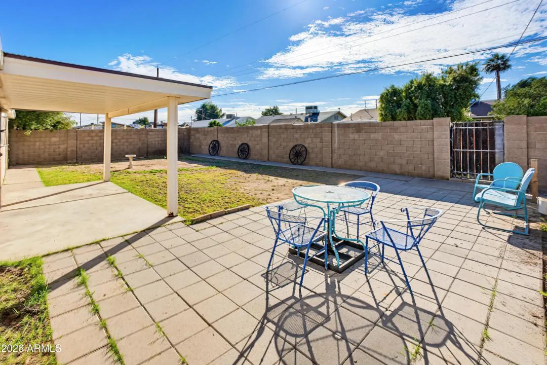 Real Estate Picture 4