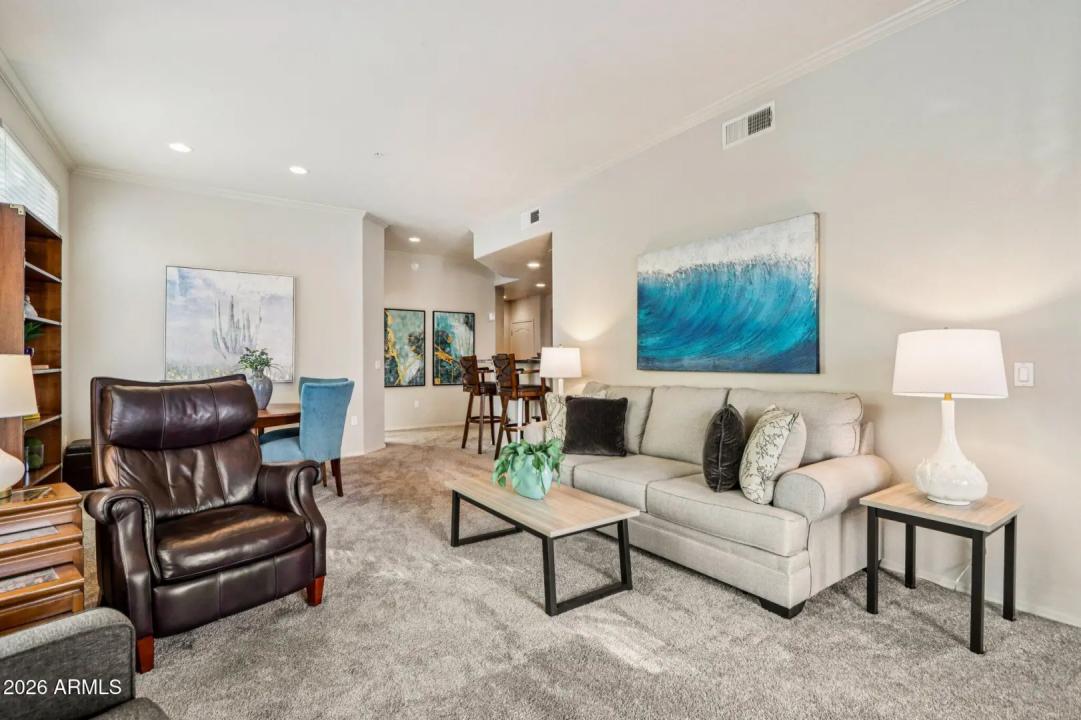 Real Estate Picture 4